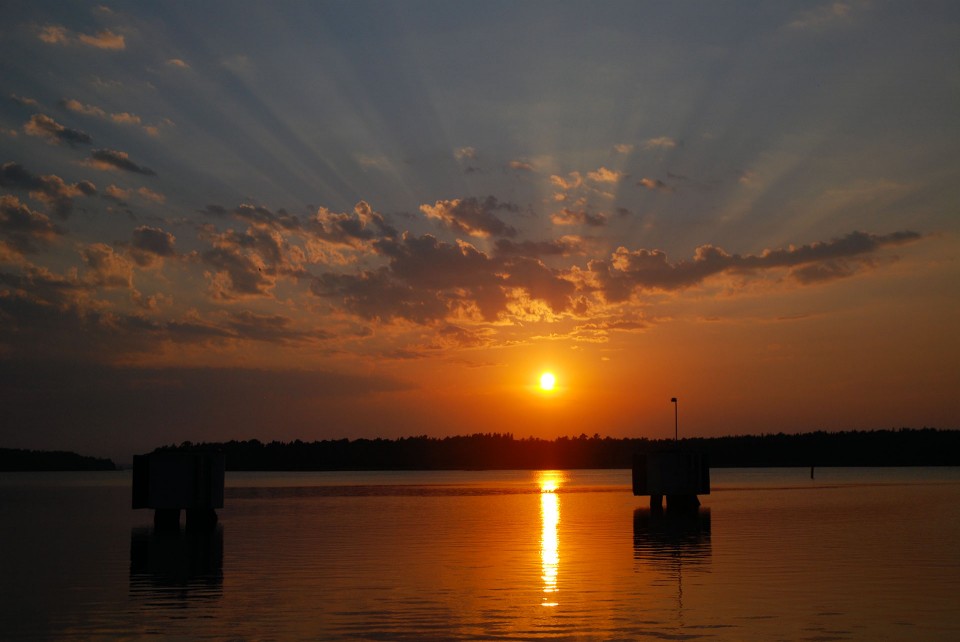 Auringonlasku Föglössä.